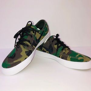 Brand New Nike Zoom Janoski